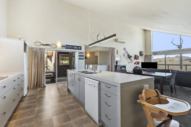 Wow - What a House, What a Location!64451250018051114