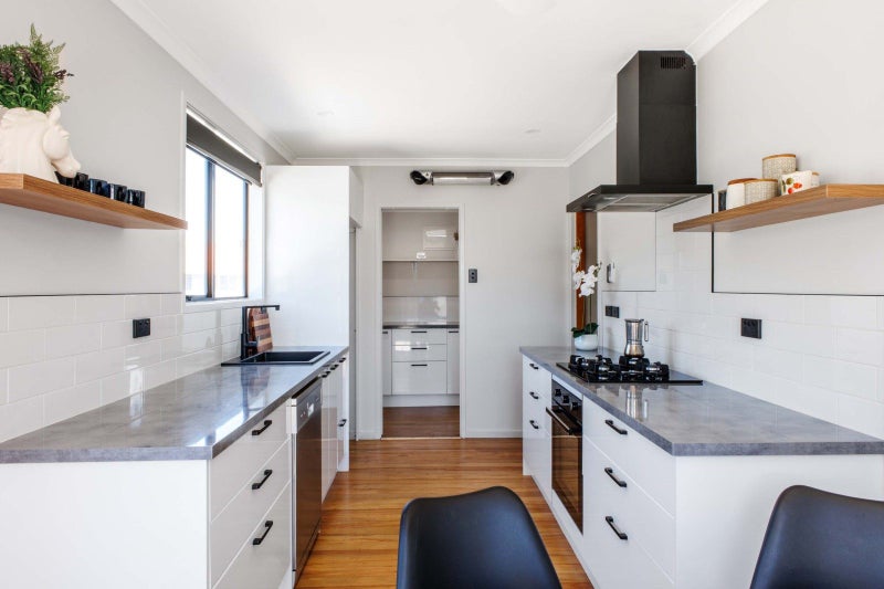 Modern Comforts; Room for Everyone64374074967297114