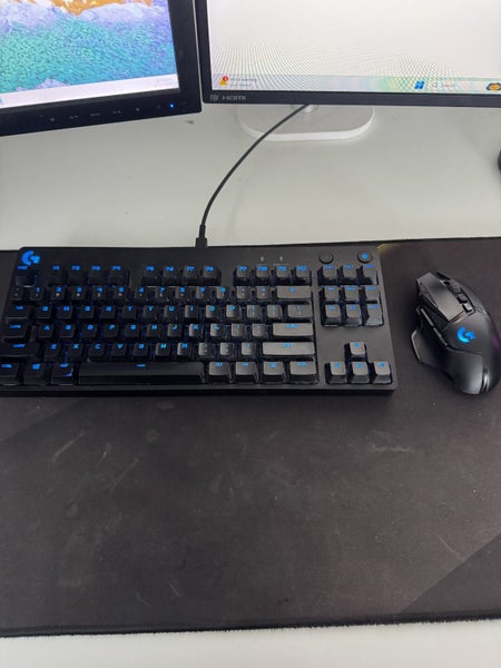 Gaming setup64374370921090112