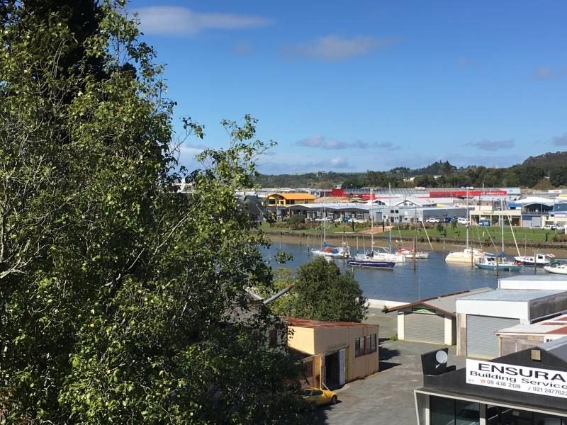 Riverside, 2 bedrooms64374443712898111