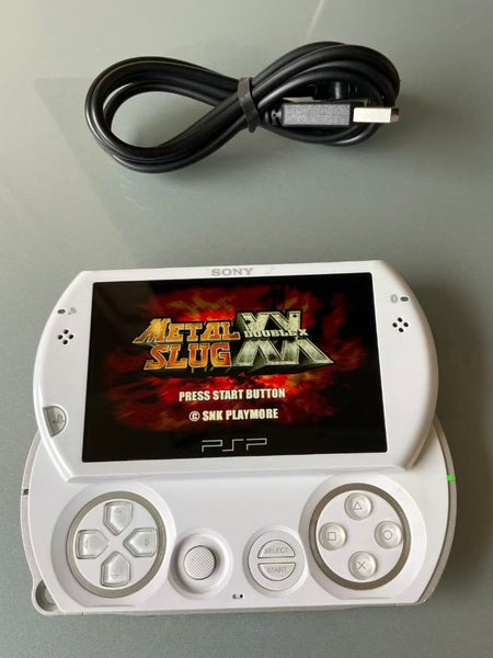 White PSP GO PSPgo 16G Buildin Memory in 6.60Pro-C With Cable Good Condition Carousel 1