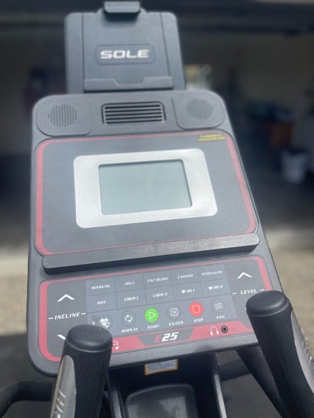 Sole E25 Elliptical Cross Trainer + 6 Barbell Mats (includes free 500mm Fan)64374619156739111