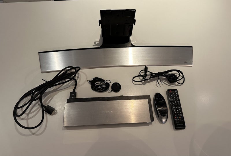 Samsung 65” Curved 4K Smart TV – Series 9 Premium Model + All Accessories64374883388929113