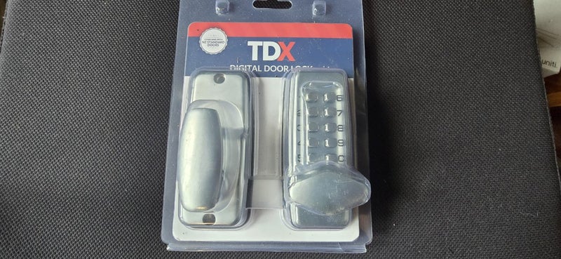 ENTRY LOCK Carousel 1