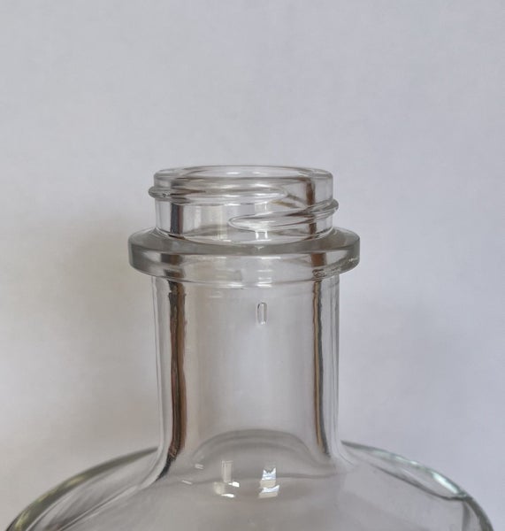 Glass Spirit Bottle with Screw Cap – 750 ml (700 available)64375415098370112