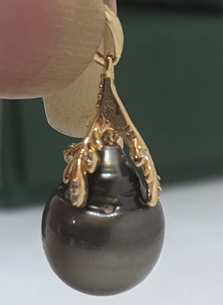 11.3x 14mm Tahitian Natural Peacock Black Green Pearl Pendant Carousel 1