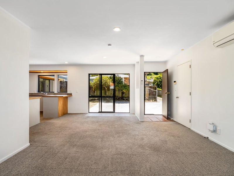 Modern, Move in Ready, Great Starter!64453126494593114