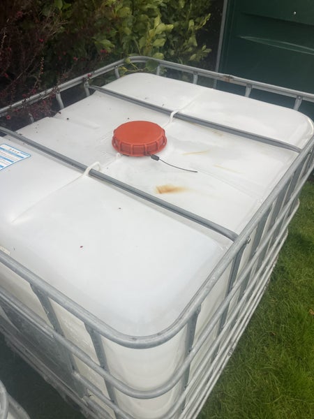 IBC 1000 Litre water Tanks Carousel 2