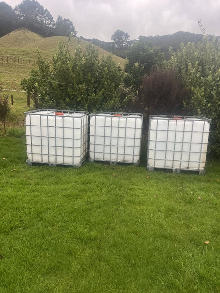 IBC 1000 Litre water Tanks Carousel 5