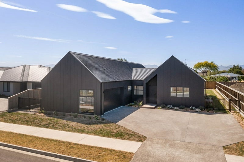 Finer Features, Fashionable Functionality64381485946627113