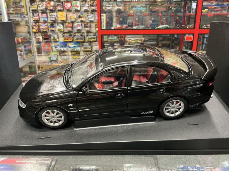 1/18 AUTO ART - HOLDEN HSV VT2 GTS PHANTOM BLACK Carousel 2