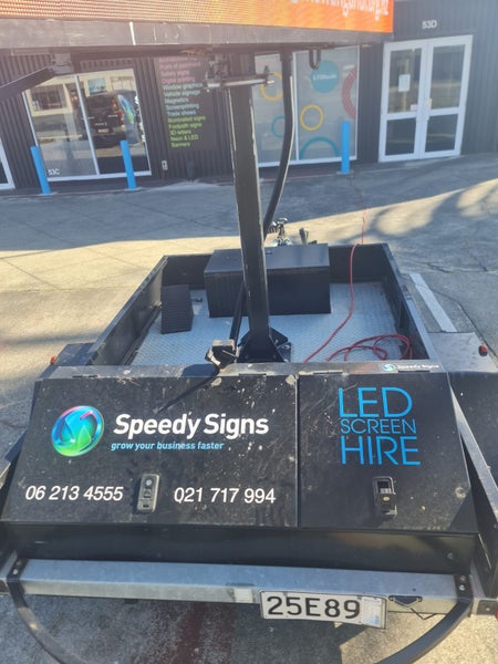 large outdoor LED trailer screen Carousel 7