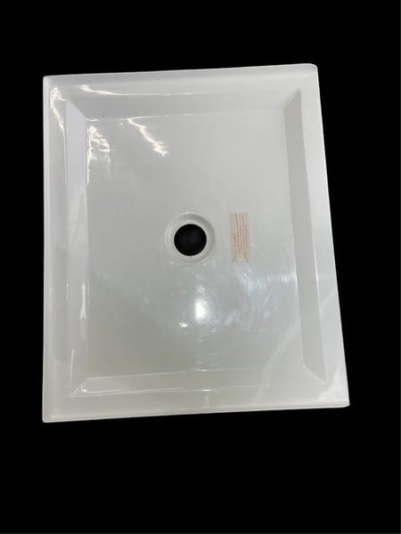 Shower Tray 900 x 750 3 sided Carousel 1
