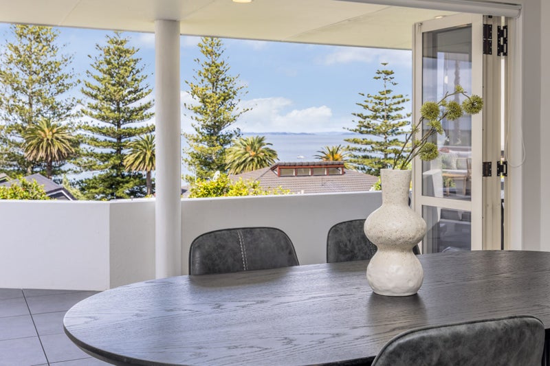 BEACHSIDE & SEA VIEWS - VENDOR ON THE MOVE!64460002604033113