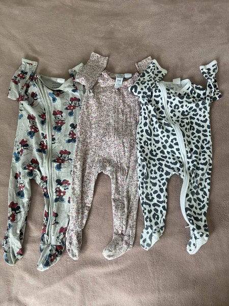 5 x Cotton on Baby onesies 6-12 months girls Carousel 2