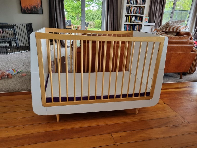 Snuzkot package.cot change table and bassinet64382699787267110