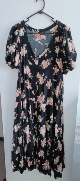 DOTTI BLACK FLORAL DRESS Size 12 Carousel 1