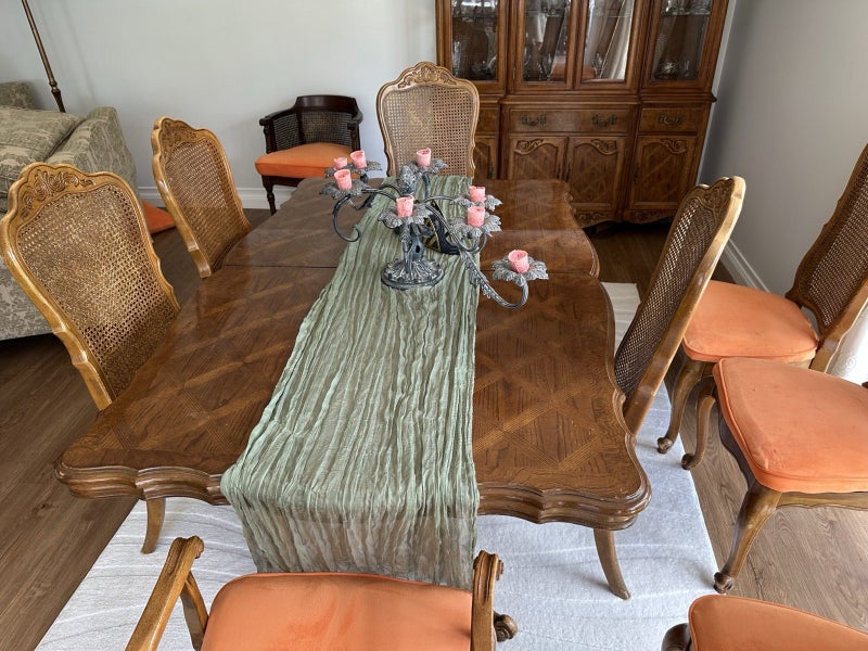 Elegant 8 Seater Dining Table & Chairs64383738714243111