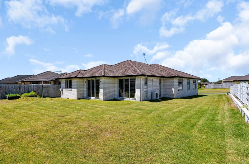 A Blank Canvas in a Desirable Location!64383794118019111