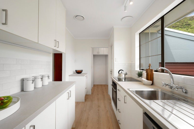 Exceptional Value, Quality, Space & Sun!64383794031618111