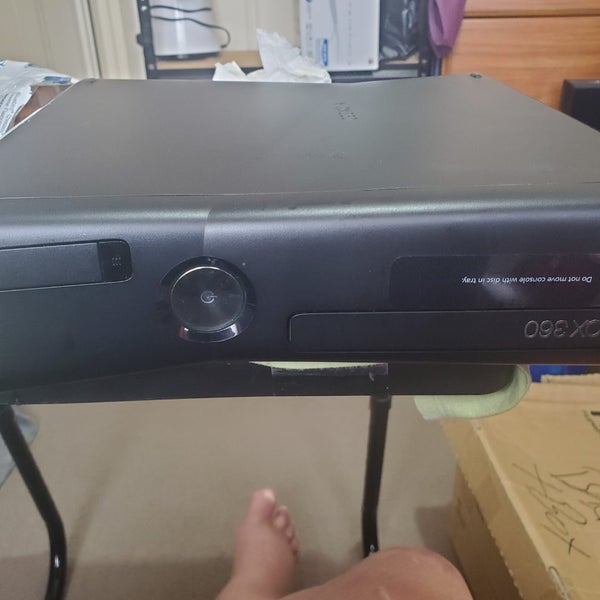 X-BOX 360S WITH KINECT CAMERA & NEW AC ADAPTOR 250GB HARD DRIVE Carousel 1