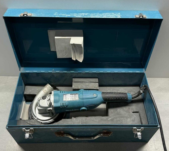 Makita PC5000C Corded Concrete Planer/Grinder 125mm 1400W Carousel 1