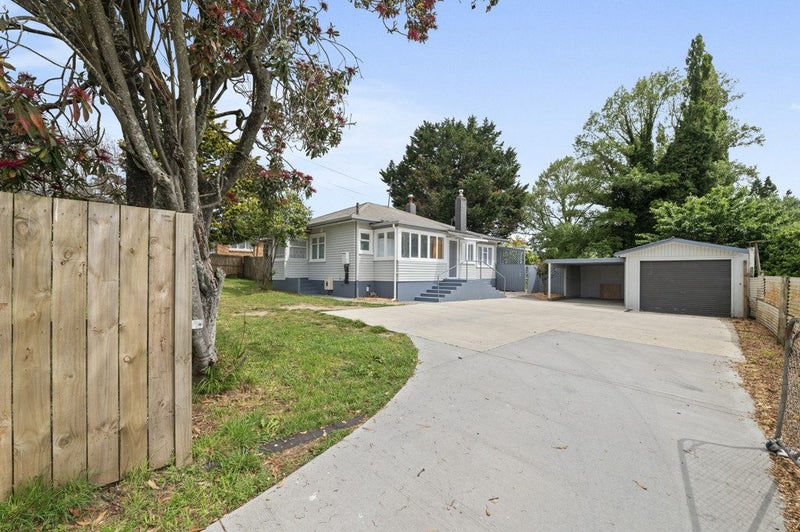 Room for the Whole Family - Inside and Out!64384001370242110