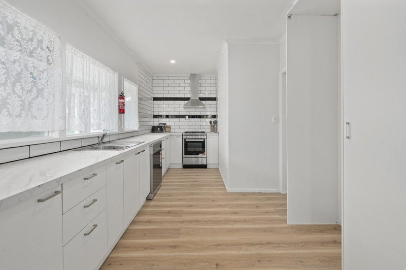 Room for the Whole Family - Inside and Out!64384001370242112