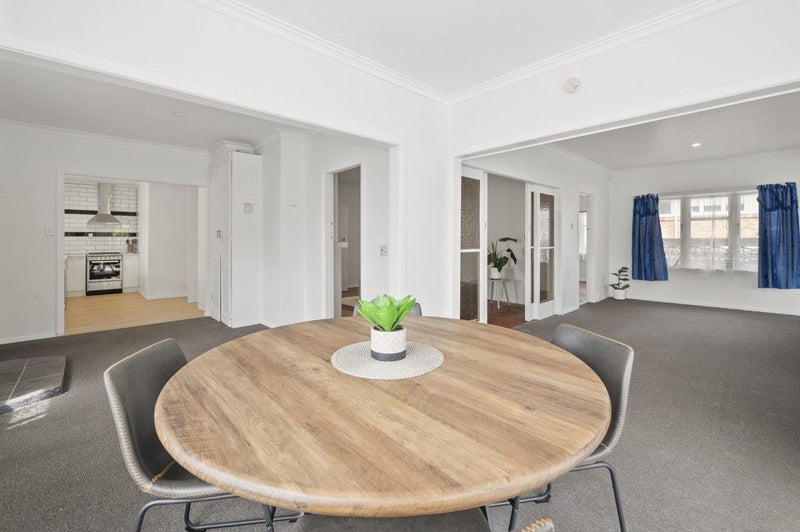 Room for the Whole Family - Inside and Out!64384001370242114