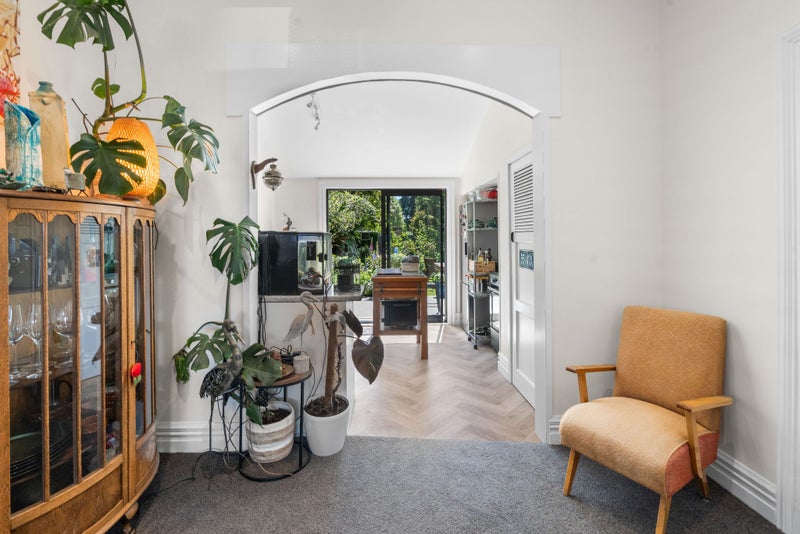 Beautiful Home, Fantastic Location64461821299203114