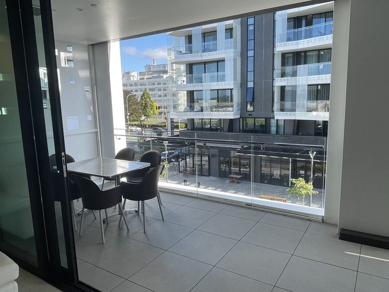 Epsom, 2 bedrooms64384333601922113