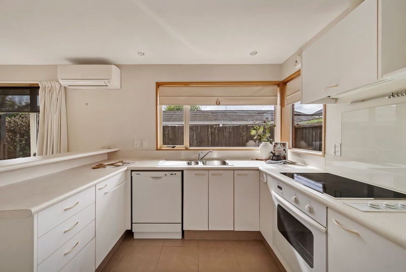 Location Location!64384306433666113