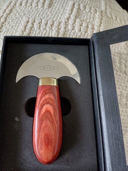 A round knife for leather cutting Carousel 1