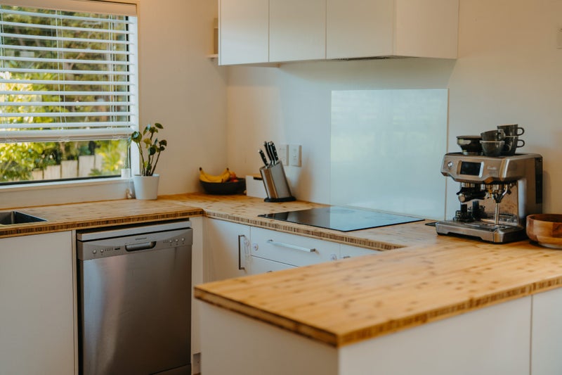 A Christmas Cracker on Abraham Place!64384513030913113