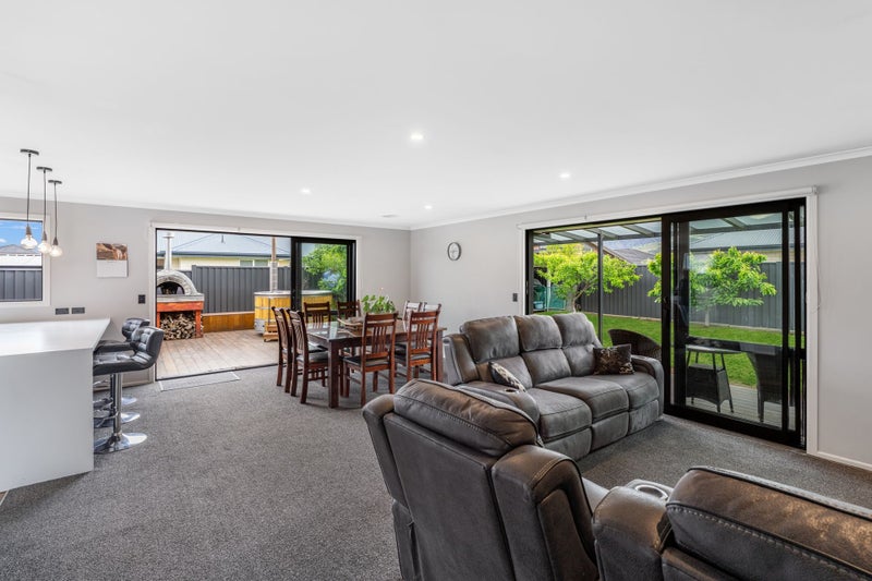 Space for the Boat, Caravan and More!64384513069699112