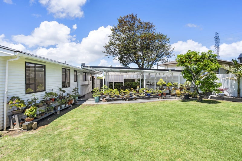 FULLY FENCED FAMILY FAVOURITE! SO MUCH SPACE!64384513102593111