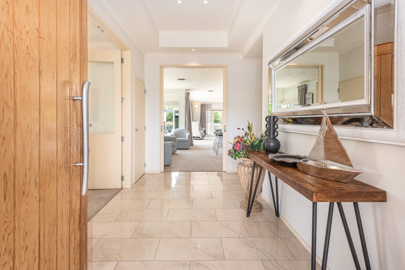 Prestigious Lifestyle with Premium Garaging!64384806067202113