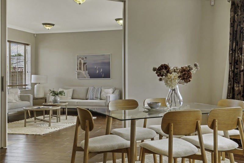 Palatial Lifestyle!64462327692675112