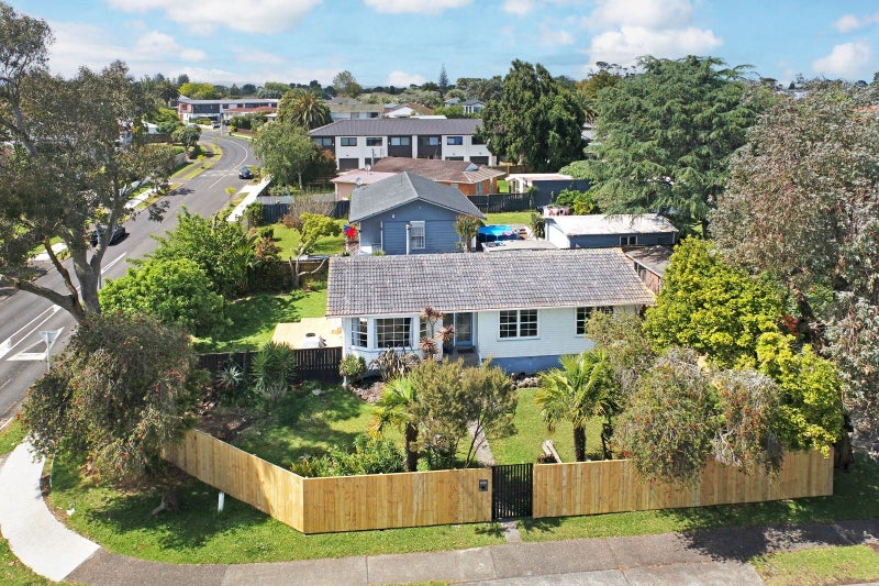 Newly renovated home on corner site with RMHS zone64385013663233110