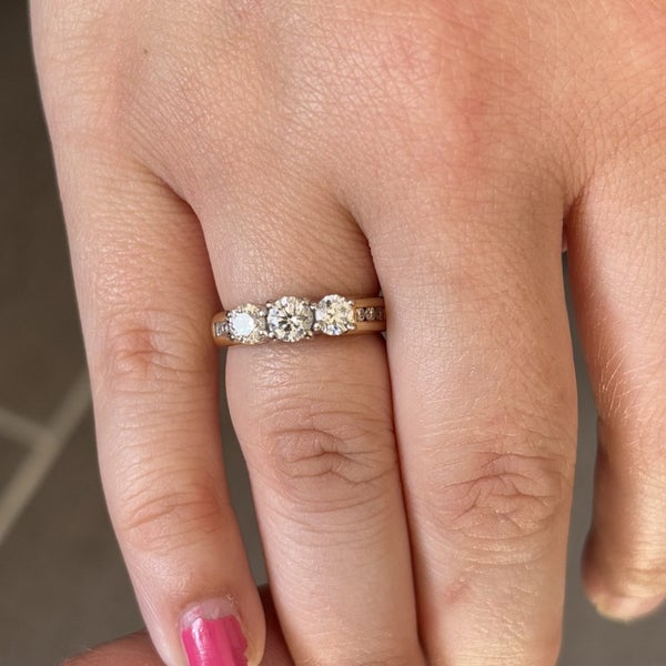 18ct Gold Diamond ring, original evermore Carousel 1