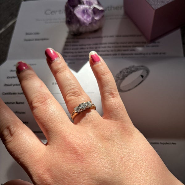 18ct Gold Diamond ring, original evermore Carousel 6