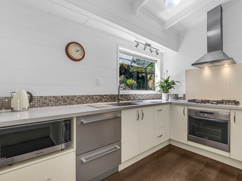 Immaculate Home with Private Bush Outlook64385222594818112