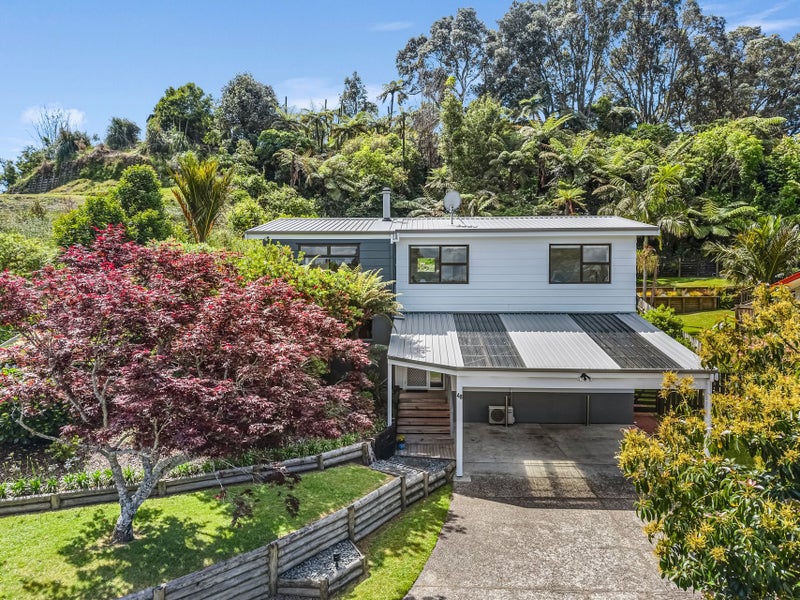 Immaculate Home with Private Bush Outlook64385222594818114