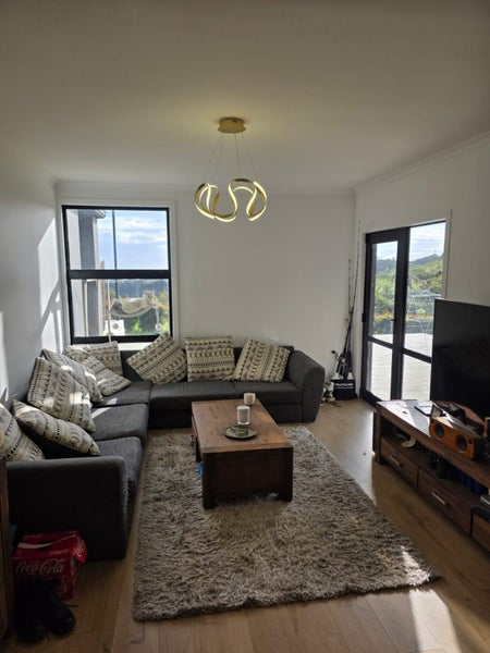 Clevedon, 2 bedrooms64385403653763114