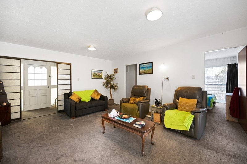 Central, Convenient & Priced to Sell64463243646850111