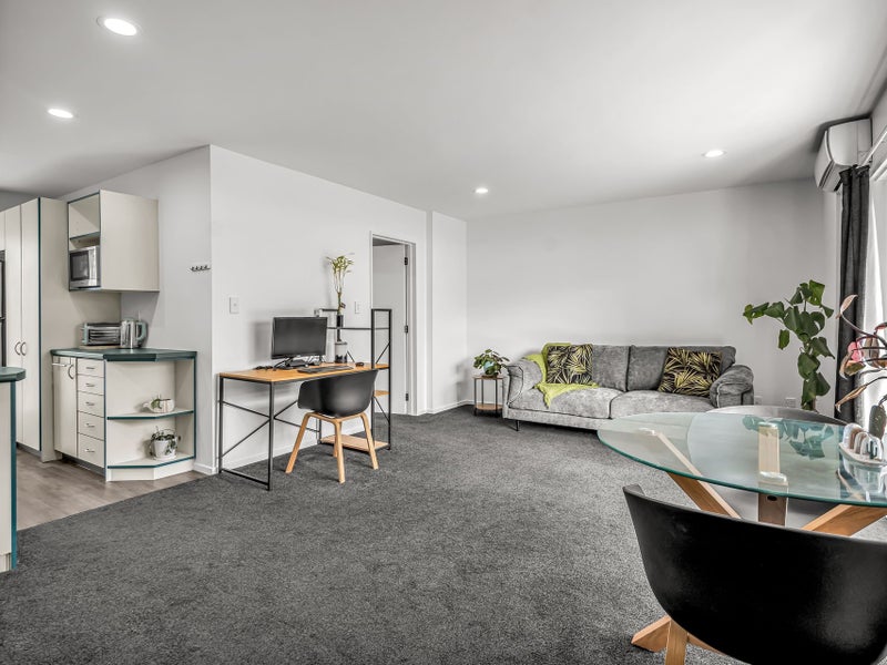 City Fringe, Double Garage, Great Value64386018538498112