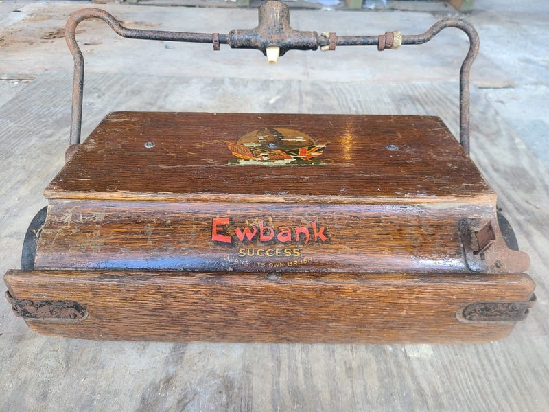 ANTIQUE Floor Sweeper Carousel 1