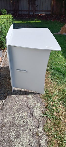 Demountable desk Carousel 2