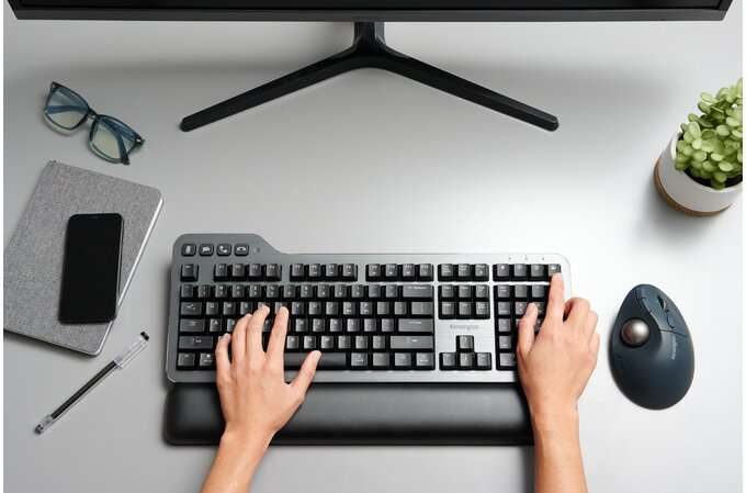 Kensington Pro Fit Ergo TB550 Trackball Carousel 9