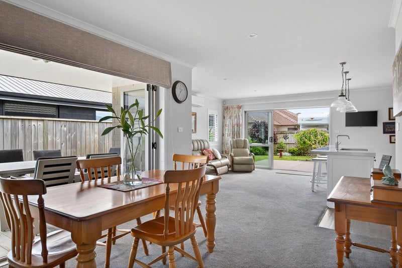 Charming Family Home in Hiria Cres!64392175170947112